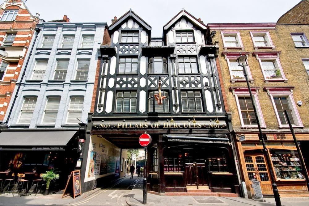 F3 Greek Street By City Living Londra Esterno foto